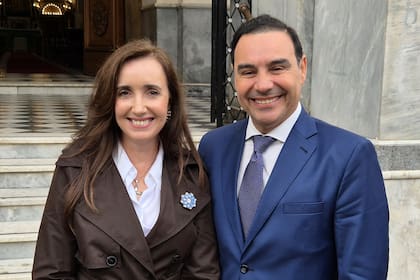 La vicepresidenta de la Nación, Victoria Villarruel, con el gobernador Gustavo Valdés, en Corrientes