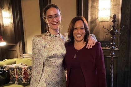 La vicepresidenta, Kamala Harris, celebró la graduación de su hijastra en las redes sociales