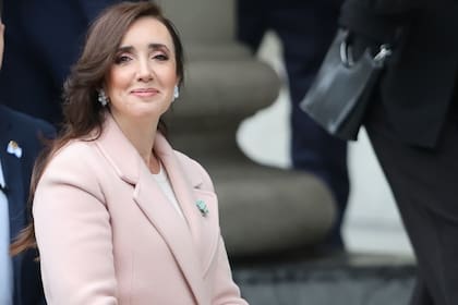 La vicepresidenta Victoria Villarruel ingresa a la Catedral Metropolitana para el Tedeum del 25 de Mayo.