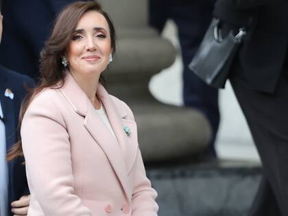 La vicepresidenta Victoria Villarruel ingresa a la Catedral Metropolitana para el Tedeum del 25 de Mayo.