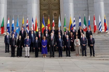 La vicepresidente Victoria Villarruel participó del XII Foro Parlamentario Iberoamericano, en Madrid, y se mostró junto al rey de España