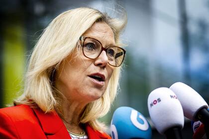 La viceprimera ministra holandesa y responsable de Finanzas, Sigrid Kaag, líder del partido D66. (Remko de Waal / ANP / AFP)