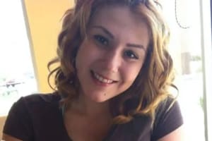 La víctima, Christine Chavez, tenía 27 años y llevaba los últimos tres o cuatro en situación de calle, según declaró su familia; la joven murió en un accidente con una máquina podadora de césped
