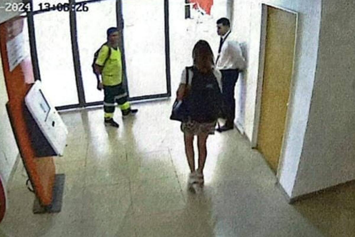 La víctima cuando salía del banco después de retirar 13.000.000 de pesos