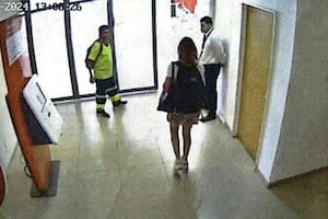 La víctima cuando salía del banco después de retirar 13.000.000 de pesos