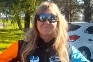 Una mujer saltó de una avioneta, no se le abrió el paracaídas y murió tras impactar con el suelo