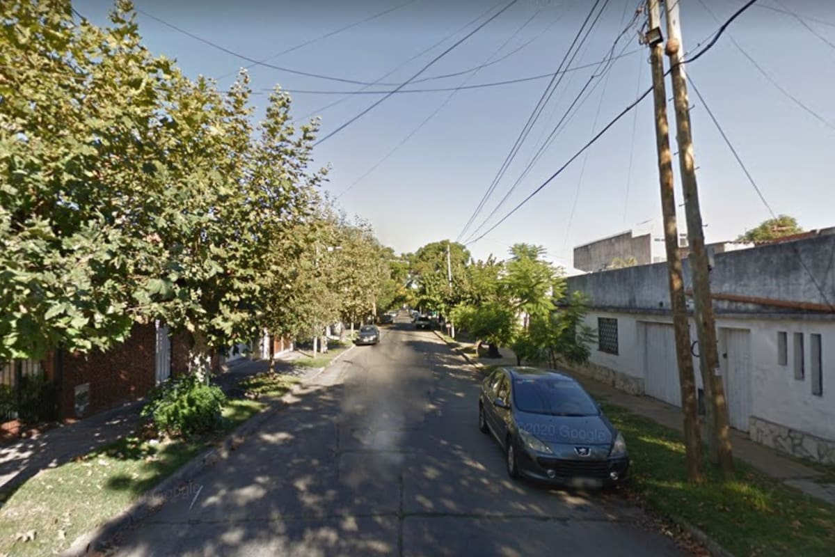 La víctima, identificada como Bárbara, estaba colgada en el living de su vivienda en Florencio Varela