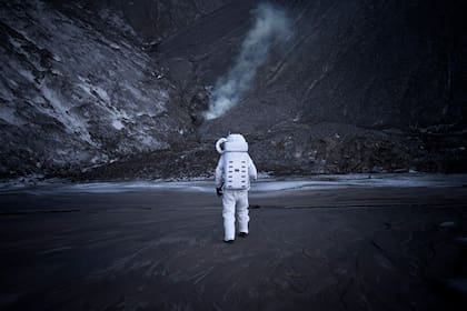 La víctima relató que el estafador dijo ser un astronauta que se encontraba atrapado en una estación internacional (Foto de carácter ilustrativa: Freepik)