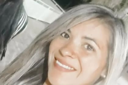 La víctima tenía 37 años y estaba junto a uno de sus hijos al momento del ataque