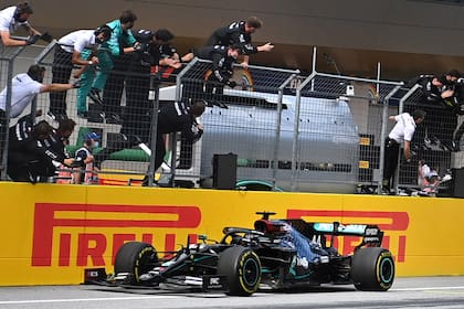 La victoria de Lewis Hamilton en el Gran Premio de Estiria: el equipo Mercedes lucirá sus autos de negro en 2020 y apoya la causa que promueve su piloto estrella; el jefe de equipo, Toto Wolff, generará un programa de diversidad para la composición del personal