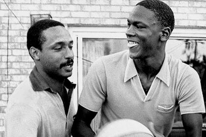 La vida de Clifton Herring, el hombre que cargó con la cruz de Michael Jordan