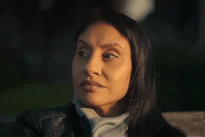 La vida de la británica Kirat Assi dio un giro, para mal, cuando recibió una solicitud de amistad en Facebook del que creía era un príncipe azul.