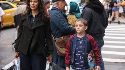 La vida de los protagonistas sufre un giro radical ante los acontecimientos: estuvieron tres años desaparecidos y, al volver, todos cambiaron... menos ellos