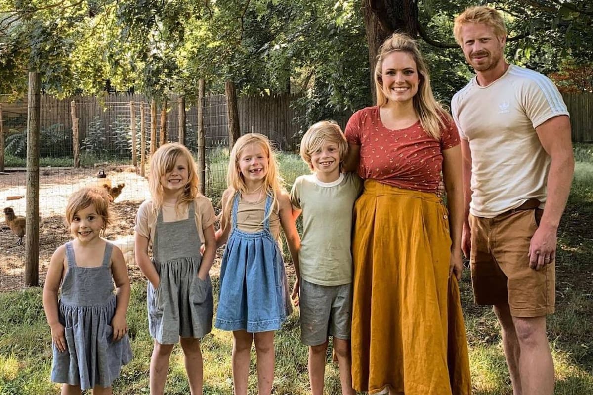 La vida de Mitchell, su esposo Joe y sus cuatro hijos era seguida por más de 100.000 personas en la cuenta de Instagram The Hidden Way