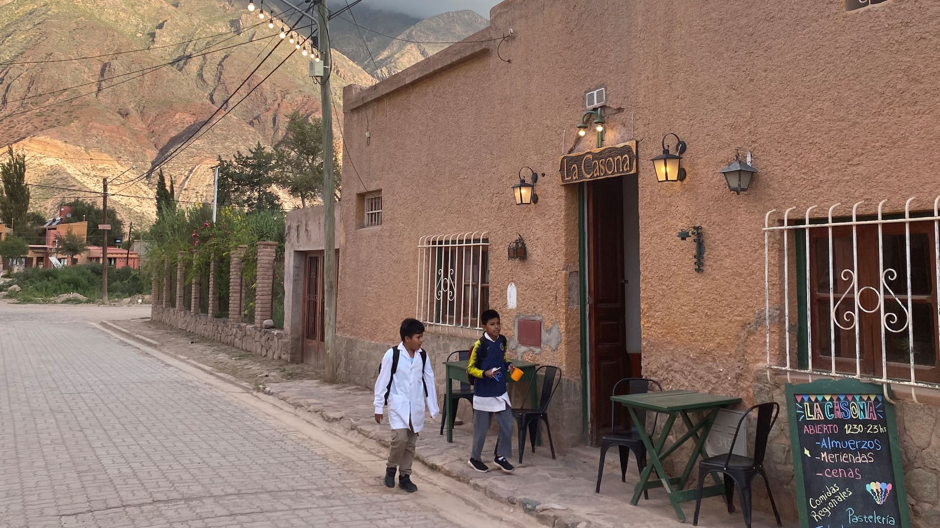 La vida es pausada en el pueblo de la Paleta del Pintor.