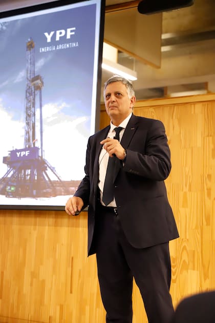 "La vida es superación", sentenció Marín ante estudiantes de la di Tella