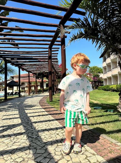 “La vida nunca tuvo tanta magia como hoy. Nuestro mundo se puso de todos colores. Gracias nos queda chico”, escribió Julieta el día del nacimiento de su primer hijo Valentino, en marzo de 2022.