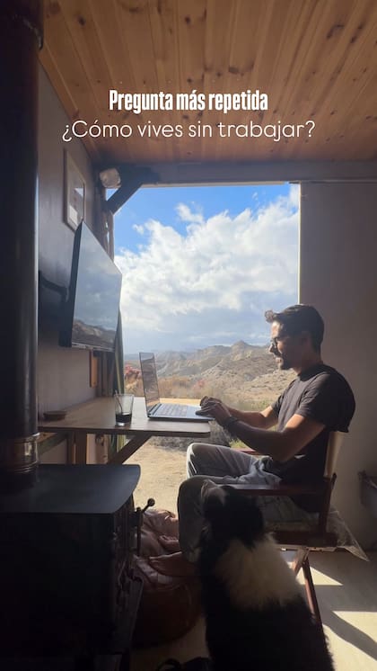 La vida sobre ruedas le permitió reducir sus gastos fijos (Captura: Instagram @4patasy4ruedas)