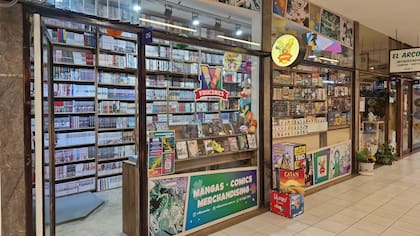 La vidriera de Viducomics, dentro de una galería sobre la avenida Santa Fe
