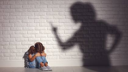 La violencia emocional puede ser tan difícil de sanar como la física, dicen los expertos