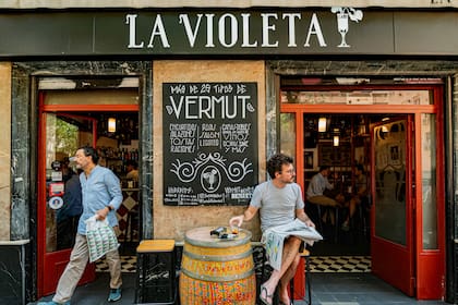 La Violeta, una vermutería en the Chamberí, Madrid. (Emilio Parra Doiztua/The New York Times)