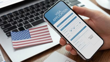 La visa americana dejará de emitirse por tiempo indeterminado para ciudadanos de 75 países, entre los que figuran Brasil, Afganistán y Somalia