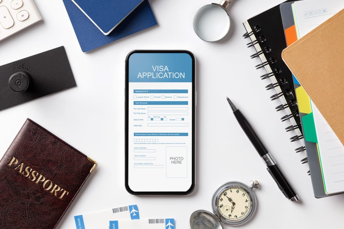 La visa H-1B de no inmigrante se aplica a las personas que quieren prestar servicios en un campo especializado