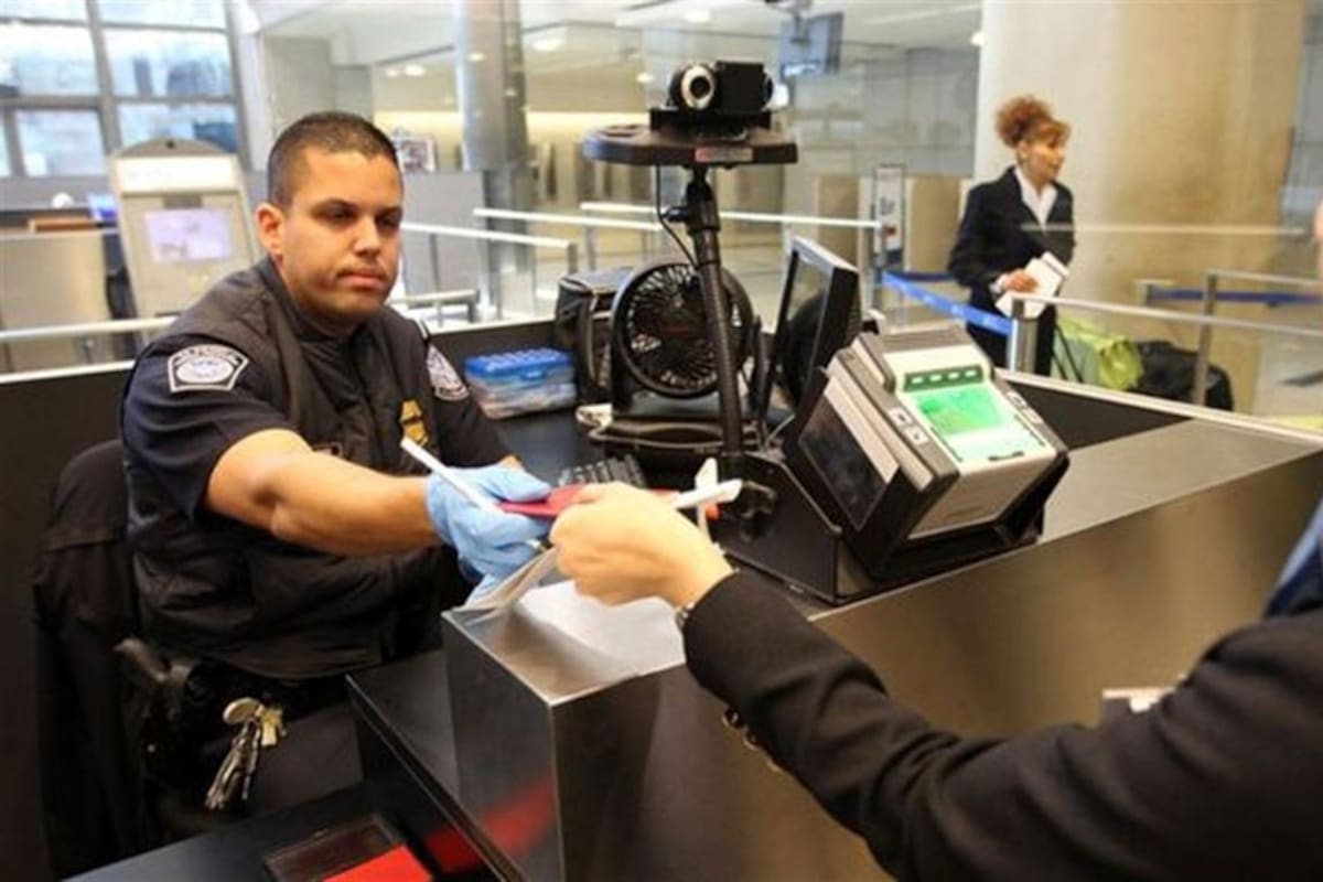 La visa H-1B es otorgada a decenas de miles de extranjeros altamente calificados cada año