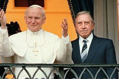 La visita de Juan Pablo II a Chile en 1987 y su encuentro con Pinochet