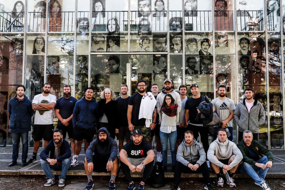 La visita de los All Blacks al Museo de la Memoria en la ESMA
