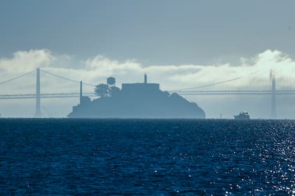La vista de la cárcel desde la costa de Sausalito, en California.