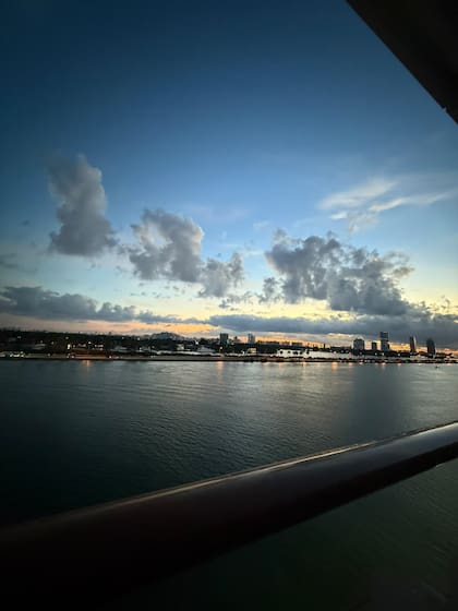 La vista de Miami desde la habitación del crucero