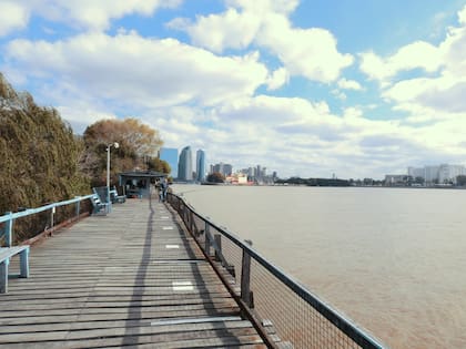 La vista de Puerto Madero desde el muelle es asombrosa.