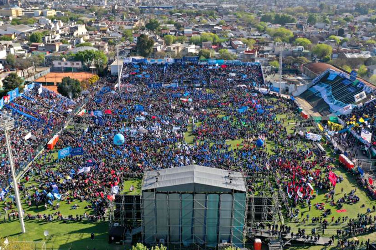 La vista del acto en el estadio de Nueva Chicago que muestra Daniel Menendez en su cuenta de Twitter