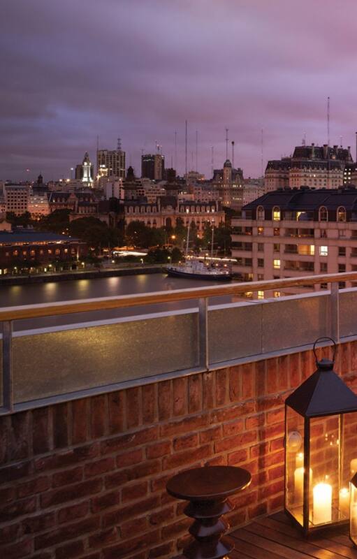 La vista desde la suite imperial, una Buenos Aires vista desde Puerto Madero