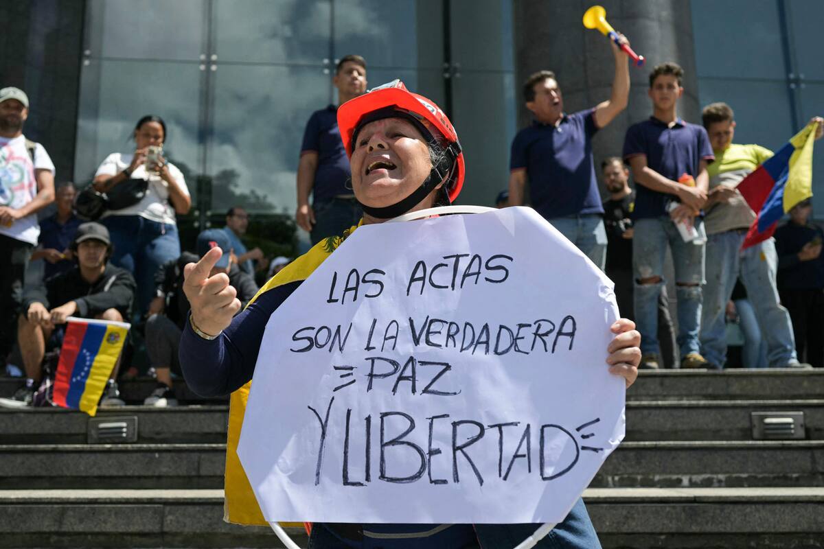 La vital defensa de la democracia, resumida en una pancarta