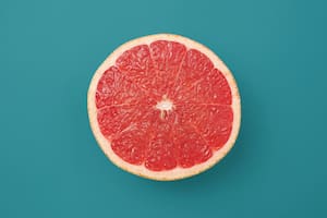 La vitamina C juega un papel importante en la producción de procolágeno