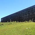 La ciudad universitaria para 40 mil estudiantes en un monte tucumano, un proyecto monumental del que solo quedan ruinas