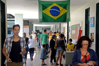 Los brasileros eligen entre 13 candidatos