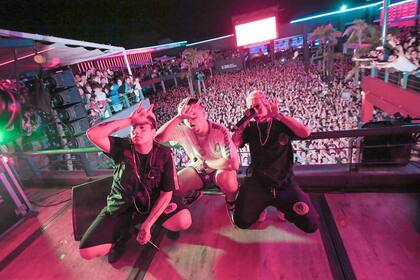 La vuelta de la estrella del trap local a Villa Gesell terminó con una agresión sexual y varios jóvenes heridos porque la capacidad de la discoteca estaba excedida