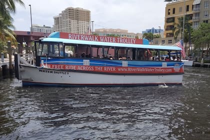 La Water Trolley de LauderGO! ofrece recorridos gratuitos diarios por el New River