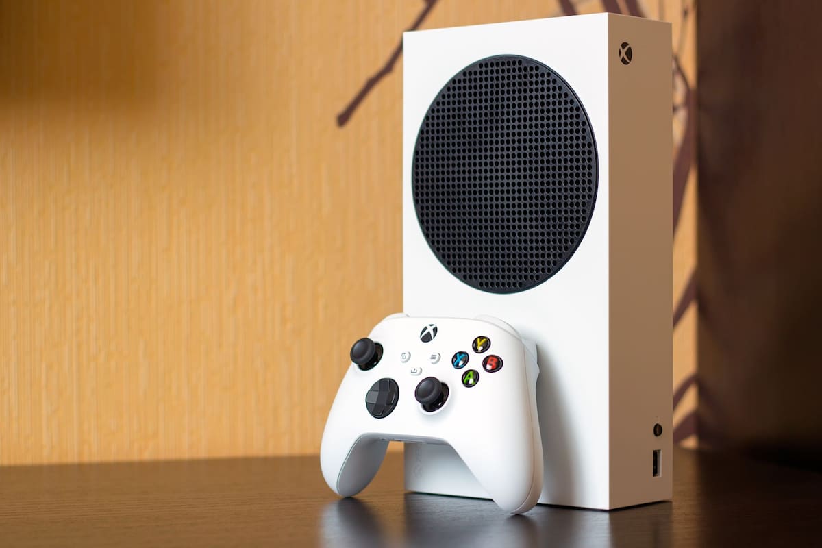 La Xbox Series S tiene menos poder gráfico que la Series X o que la PlayStation 5, pero sale menos de la mitad, y aún así puede correr los juegos de última generación