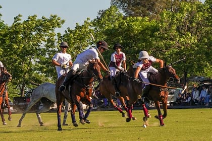 La Zeta Kazak venció por amplio margen a La Matera y se jugará la entrada a Palermo contra La Aguada
