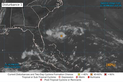 La zona con probabilidad de formación de depresión tropical se ubica poco más de 200 kilómetros al este de Bahamas