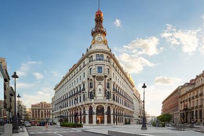 La zona de Canalejas vuelve a resplandecer en el centro de Madrid.