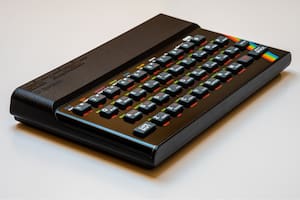 La ZX Spectrum salió a la venta en Inglaterra en abril de 1982 y marcó a toda una generación al ofrecer una computadora doméstica asequible