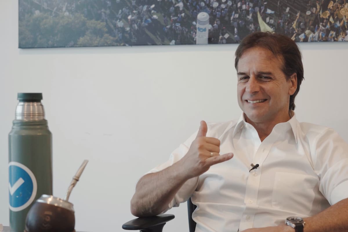 Lacalle Pou miró el partido tomando mate