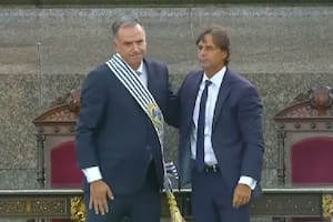 Lacalle Pou traspasó la banda presidencial a Orsi