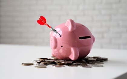 Laconich busca ayudar a mujeres profesionales y emprendedoras a ordenar sus finanzas, reprogramar su vínculo con el dinero, escalar sus ingresos y construir una vida con libertad y propósito