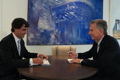 Lacunza afirmó que habló al respecto con Macri